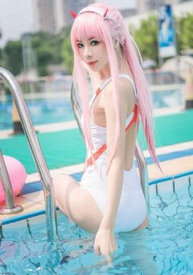 欧美气质阿姨_完整无删减版
