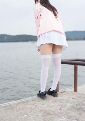 欧美贵夫人皮草商标_HD高清在线观看